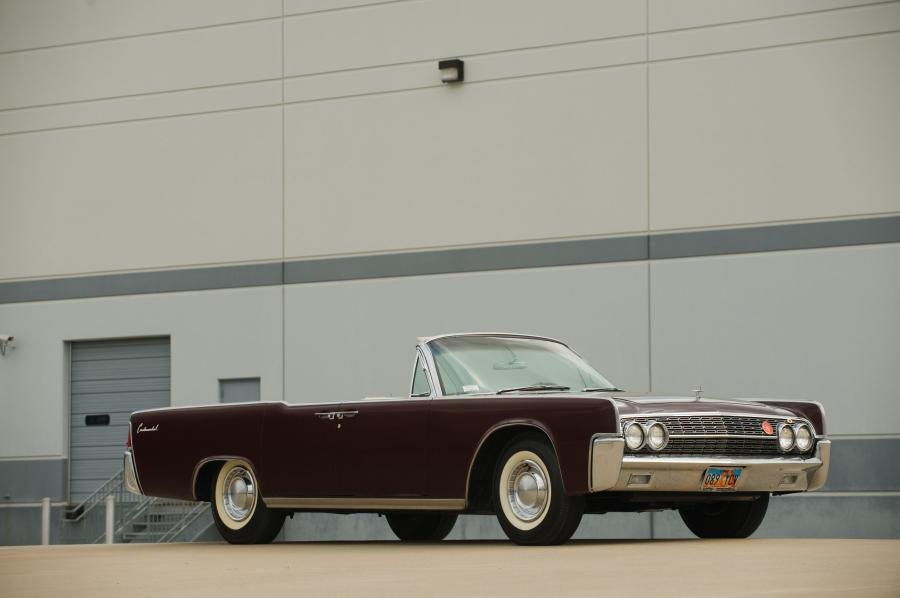 Lincoln Continental Convertible (74A) 1962 года  (фото 22 из 35)